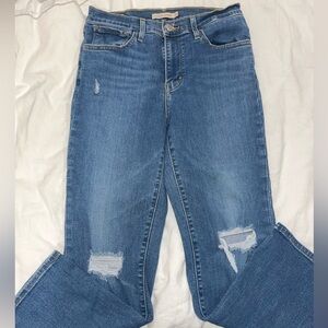 Levi’s Classic Blue Distressed Women Jeans